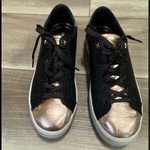 𝅺skechers Street Los Angeles Black Leather Rose Metallic Accent Sneakers